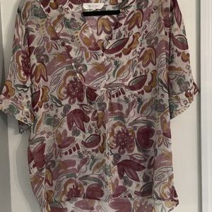 Two by Vince Camuto Size S, very oversized. Pullover v neck